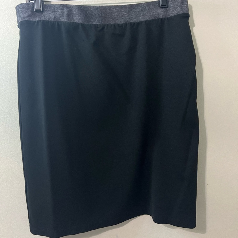 Banana Republic black with gray stretch band skirt